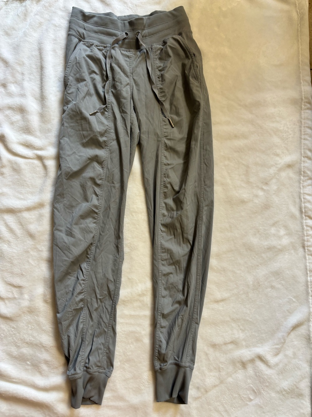 lululemon athletica Men's Lightweight Gray Jogger Pants